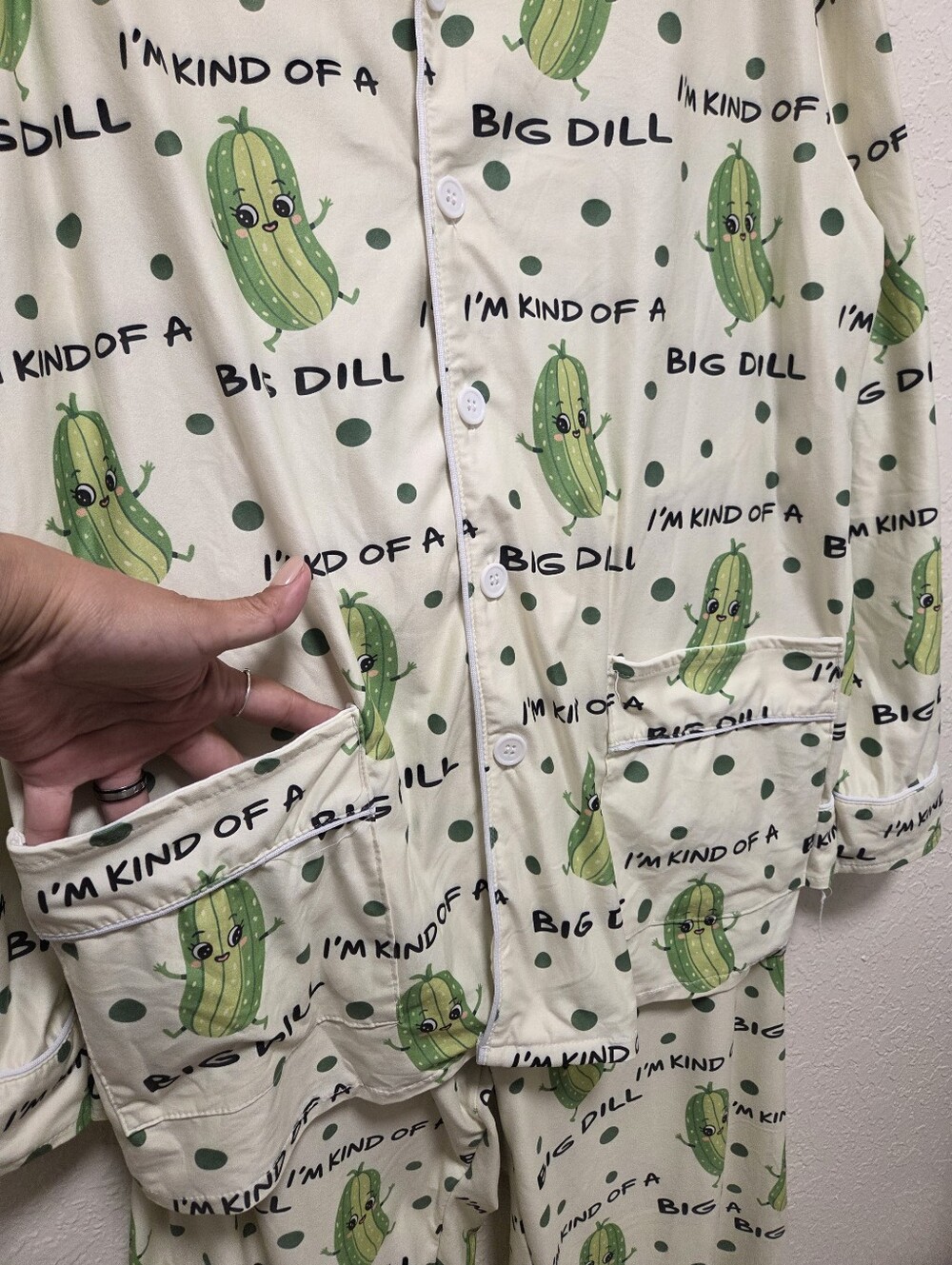 Cream & Green 'Big Dill' Pickle Print Pajama Set Large - Picture 4 of 5